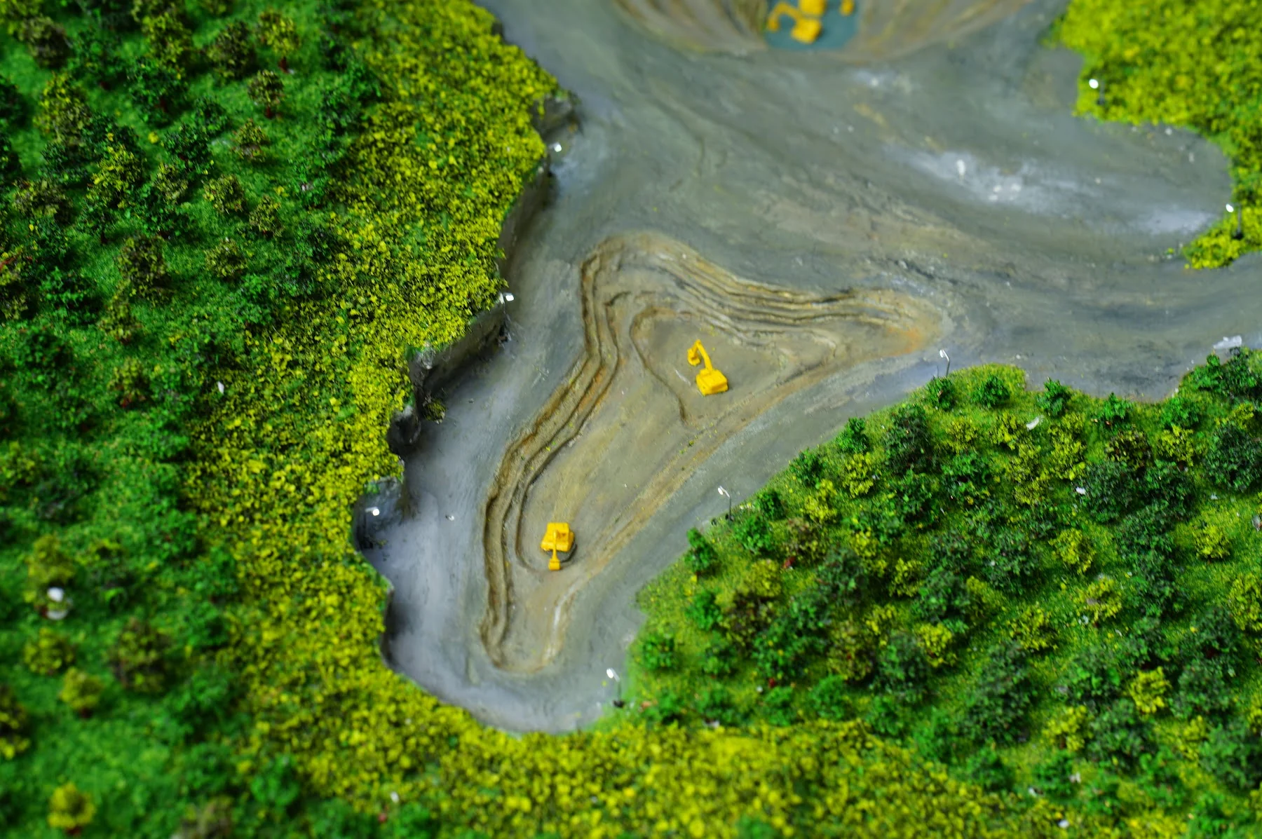 Haul road and excavation detail in Amman Mineral diorama.